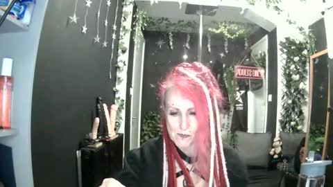 Snapshot of saucysky chatting on May 6, 9:20 pm SaucySky online show from May 6, 9:20 pm