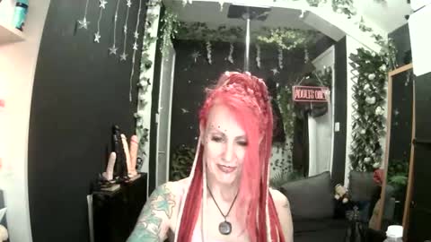 Snapshot of saucysky chatting on May 9, 7:08 pm SaucySky online show from May 9, 7:08 pm