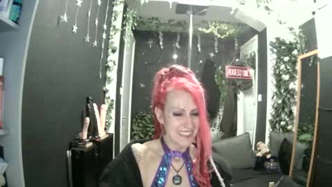 Snapshot of saucysky chatting on May 16, 7:56 pm SaucySky online show from May 16, 7:56 pm