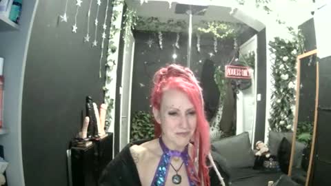 Snapshot of saucysky chatting on May 16, 8:07 pm SaucySky online show from May 16, 8:07 pm