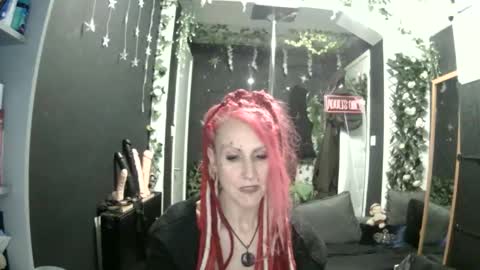 Snapshot of saucysky chatting on May 23, 12:38 am SaucySky online show from May 23, 12:38 am