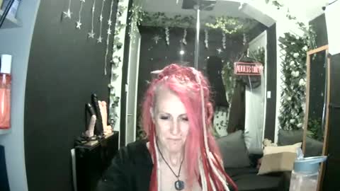 Snapshot of saucysky chatting on June 18, 10:14 pm SaucySky online show from June 18, 10:14 pm