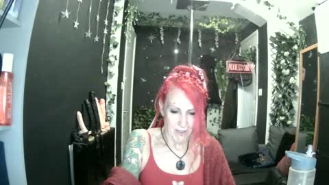 Snapshot of saucysky chatting on June 21, 7:11 am SaucySky online show from June 21, 7:11 am