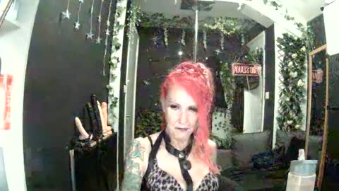Snapshot of saucysky chatting on June 23, 6:50 pm SaucySky online show from June 23, 6:50 pm