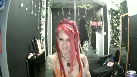 Snapshot of saucysky chatting on June 28, 9:21 pm SaucySky online show from June 28, 9:21 pm