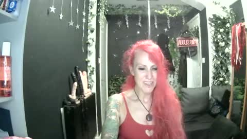 Snapshot of saucysky chatting on July 13, 9:17 pm SaucySky online show from July 13, 9:17 pm