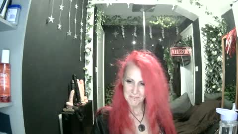 Snapshot of saucysky chatting on July 20, 9:17 pm SaucySky online show from July 20, 9:17 pm