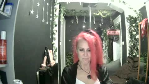 Snapshot of saucysky chatting on July 23, 10:08 pm SaucySky online show from July 23, 10:08 pm
