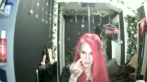 Snapshot of saucysky chatting on July 25, 9:12 pm SaucySky online show from July 25, 9:12 pm