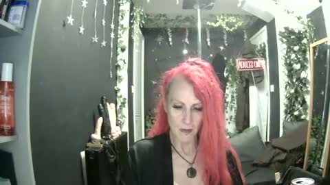 Snapshot of saucysky chatting on July 28, 8:45 pm SaucySky online show from July 28, 8:45 pm