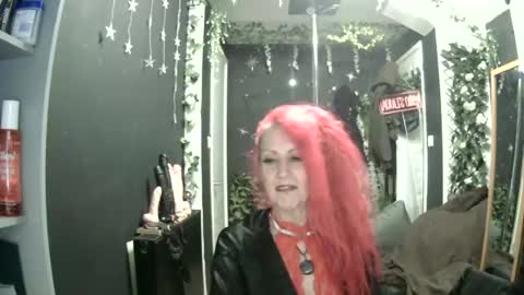 Snapshot of saucysky chatting on July 29, 9:24 pm SaucySky online show from July 29, 9:24 pm