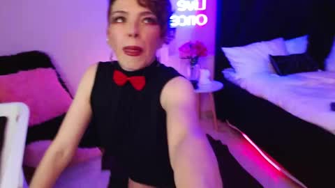 Snapshot of sauvage_lilith chatting on November 29, 8:45 pm lilith online show from November 29, 8:45 pm