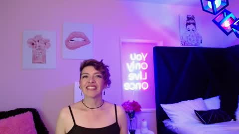 Snapshot of sauvage_lilith chatting on December 1, 8:14 pm lilith online show from December 1, 8:14 pm