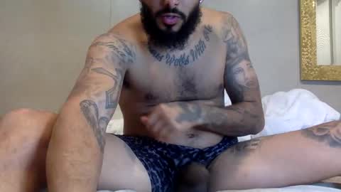 Snapshot of savagebullxxx chatting on February 26, 3:38 am savagebullxxx online show from February 26, 3:38 am