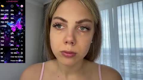 Snapshot of savagesigh chatting on April 15, 12:23 pm savagesigh online show from April 15, 12:23 pm