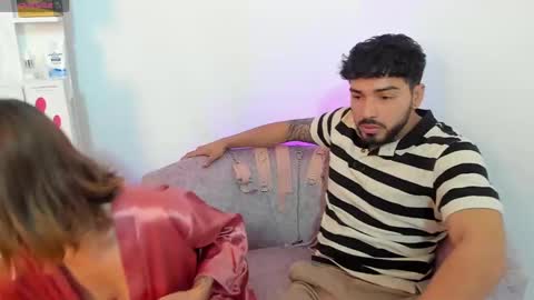 Snapshot of savagesweethearts chatting on December 10, 4:06 pm savagesweethearts online show from December 10, 4:06 pm