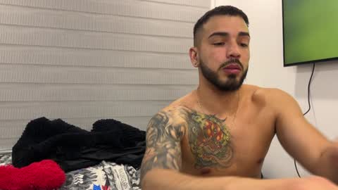 Snapshot of savagesweethearts chatting on January 31, 3:41 am savagesweethearts online show from January 31, 3:41 am