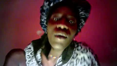 savagetonguee online show from March 18, 2:58 am