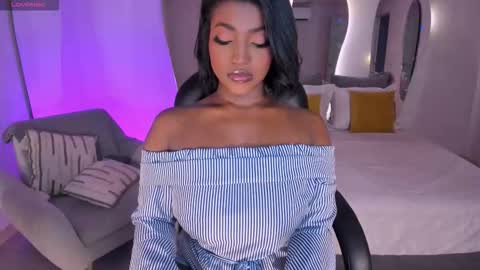 S a v a n n a h  online show from December 14, 11:59 am