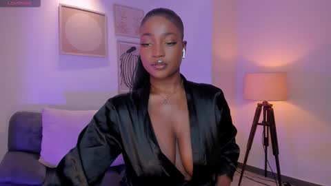 S a v a n n a h  online show from March 17, 8:56 pm