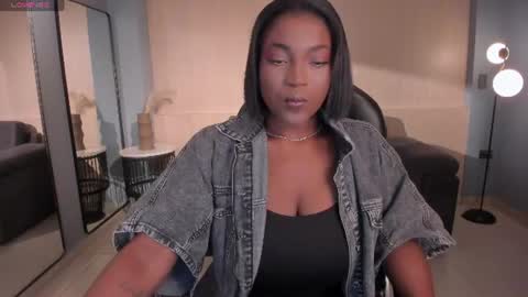 S a v a n n a h  online show from July 8, 11:37 am