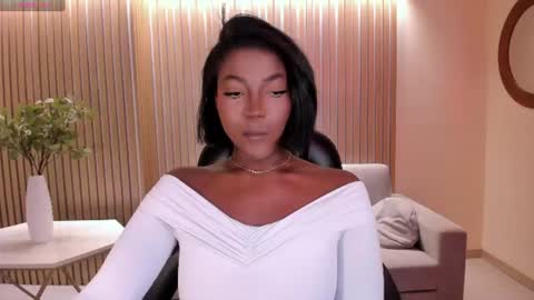 S a v a n n a h  online show from July 14, 1:39 pm