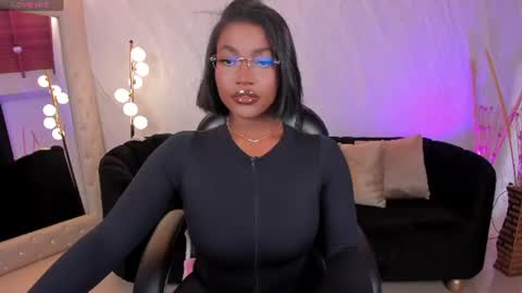 S a v a n n a h  online show from July 16, 12:00 pm