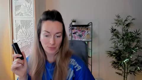 save the qween online show from February 2, 6:23 am