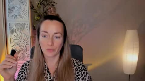 save the qween online show from February 10, 10:19 am