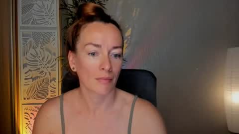 Snapshot of save_the_qween chatting on June 12, 5:39 am save the qween online show from June 12, 5:39 am