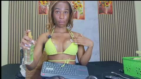 Snapshot of savory_pussy18 chatting on July 28, 3:21 pm savory_pussy18 online show from July 28, 3:21 pm