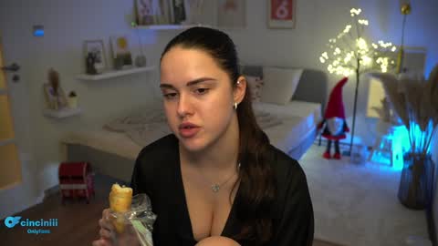 Naomi online show from January 4, 7:23 pm