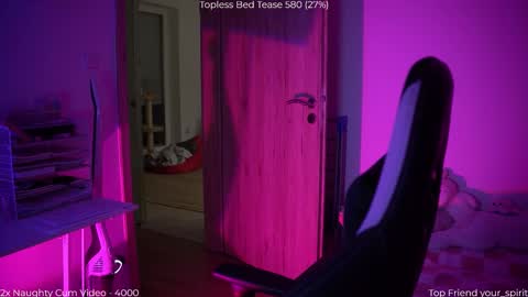 Naomi online show from February 3, 8:25 pm