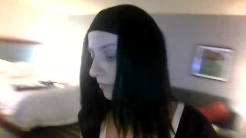 SavvySavage online show from March 15, 7:25 am