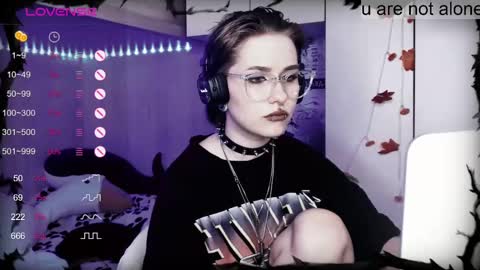 Snapshot of say_mary chatting on February 14, 6:08 pm pronoun she. name Mary. age 21. online show from February 14, 6:08 pm