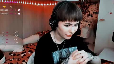 Snapshot of say_mary chatting on February 20, 10:27 am pronoun she. name Mary. age 21. online show from February 20, 10:27 am