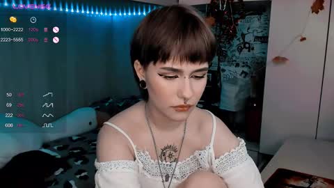 Snapshot of say_mary chatting on February 23, 12:05 pm pronoun she. name Mary. age 21. online show from February 23, 12:05 pm