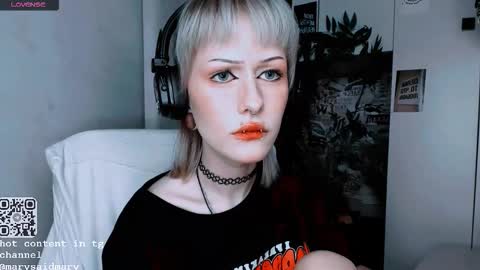 Snapshot of say_mary chatting on September 27, 12:48 am pronoun she. name Mary. age 21. online show from September 27, 12:48 am