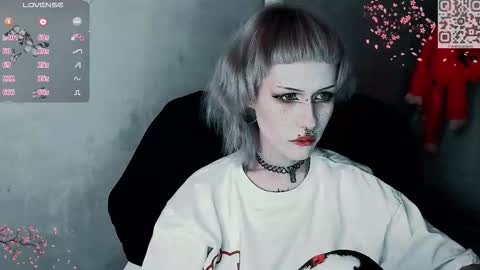 Snapshot of say_mary chatting on November 22, 2:49 pm pronoun she. name Mary. age 21. online show from November 22, 2:49 pm