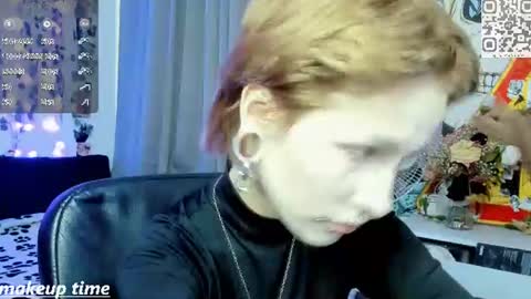 pronoun she. name Mary. age 21. online show from June 17, 5:03 pm