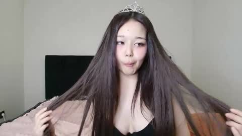 Saya online show from April 18, 1:15 pm