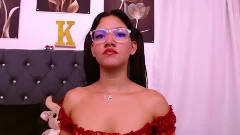 Snapshot of saykimmy chatting on June 25, 3:17 am saykimmy online show from June 25, 3:17 am