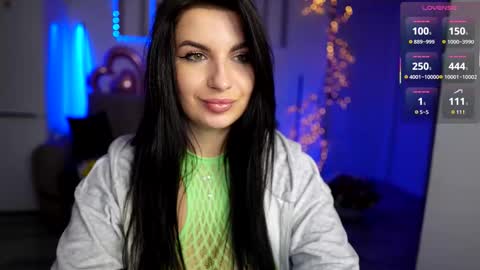 Snapshot of sayyees chatting on December 17, 1:11 am Valeria Swarowskaya online show from December 17, 1:11 am