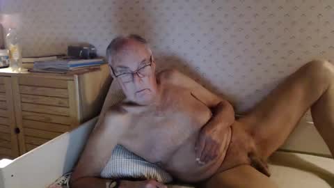 Snapshot of scandxx chatting on October 29, 12:35 am Scand online show from October 29, 12:35 am