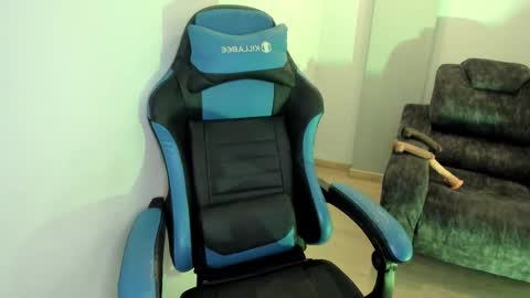 scarbadgirl_ online show from October 26, 3:12 am