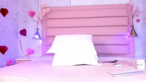 Snapshot of scarleett22 chatting on July 9, 8:13 pm Scarleet online show from July 9, 8:13 pm