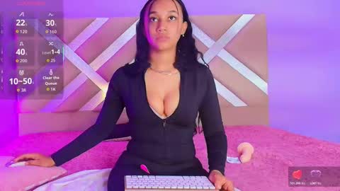 Snapshot of scarleett_ebony chatting on November 8, 7:45 pm scarleett_ebony online show from November 8, 7:45 pm