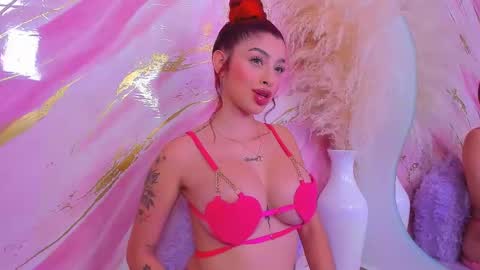 Snapshot of scarleett_jones chatting on January 16, 9:08 pm scarleett jones online show from January 16, 9:08 pm