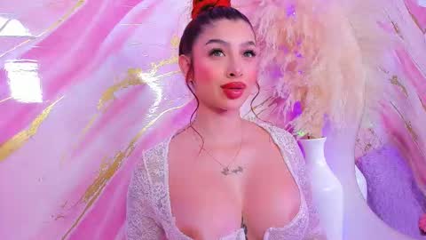 Snapshot of scarleett_jones chatting on February 5, 10:03 pm scarleett jones online show from February 5, 10:03 pm