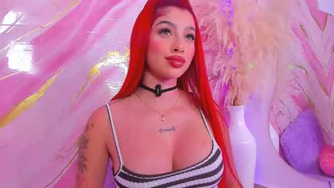 Snapshot of scarleett_jones chatting on February 21, 10:11 pm scarleett jones online show from February 21, 10:11 pm